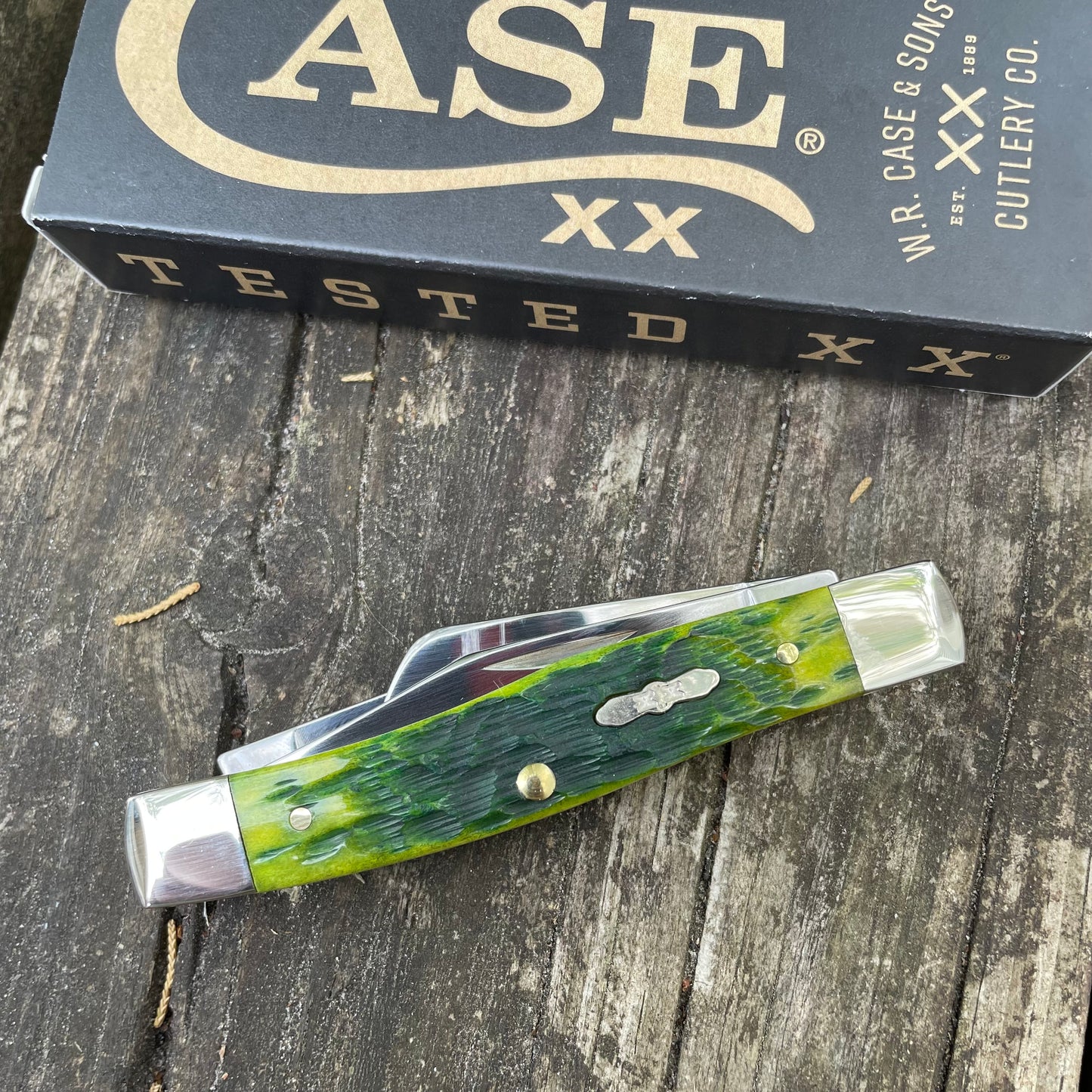 Case XX Green Apple Bone Peach Seed Jig Stockman