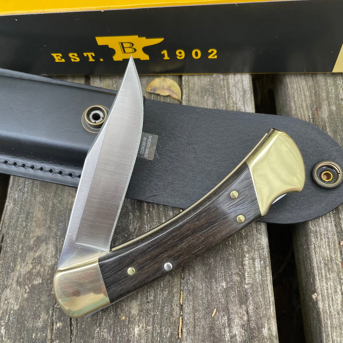 Buck USA Original 110 Folding Hunter w/ Leather Sheath BU110