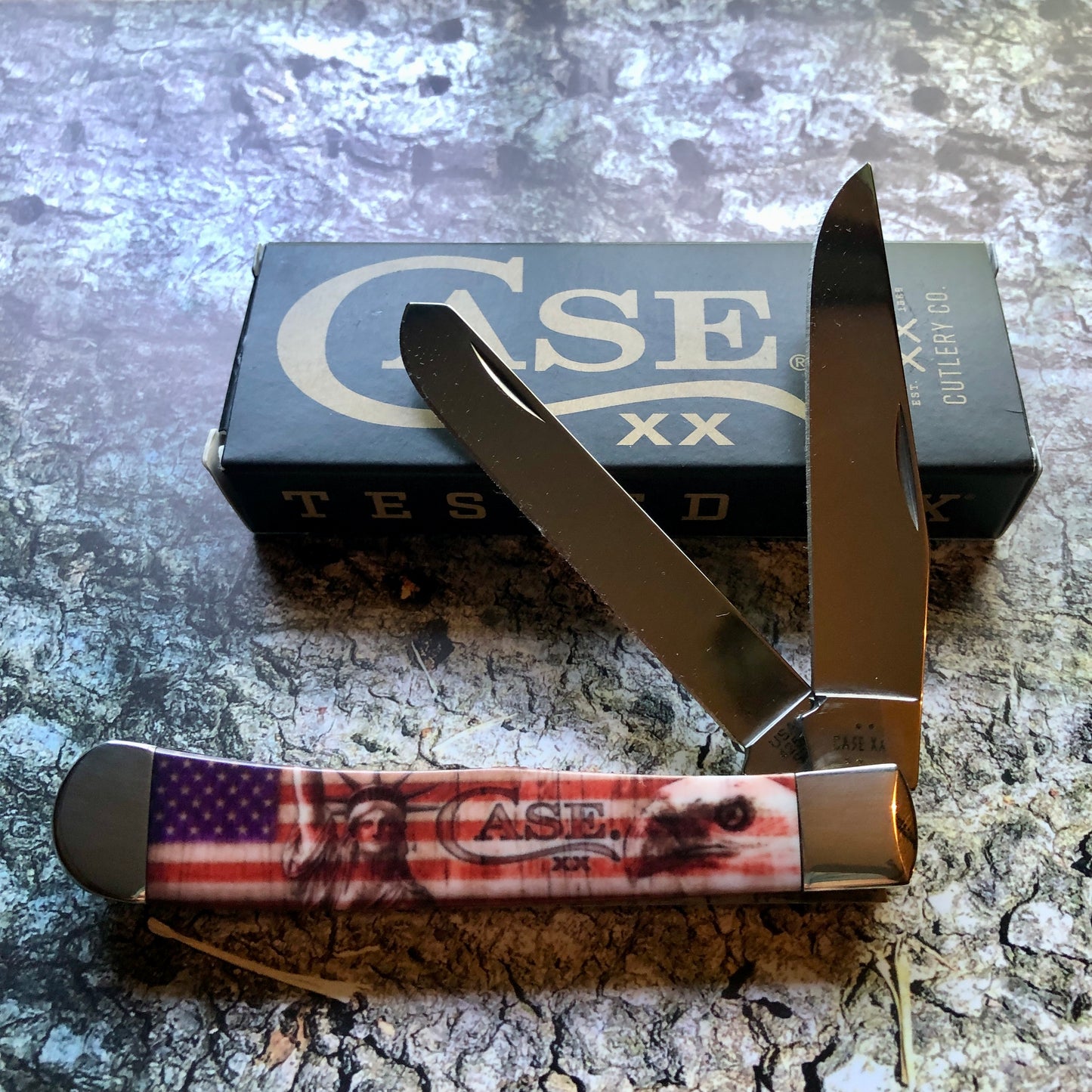 Case XX CA10678 Trapper — Patriotic Color Infusion Handle | Clip & Spey Blades