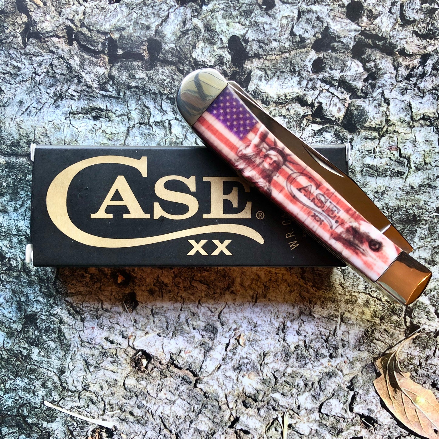Case XX CA10678 Trapper — Patriotic Color Infusion Handle | Clip & Spey Blades