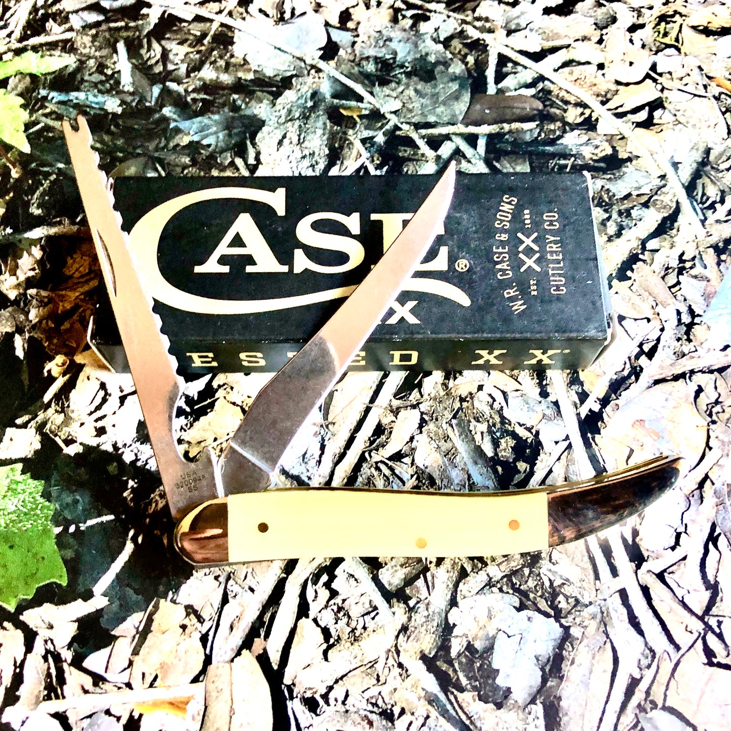 Case XX CA120 Fishing Knife — Yellow Synthetic Handle | Scaling Blade & Hook Disgorger