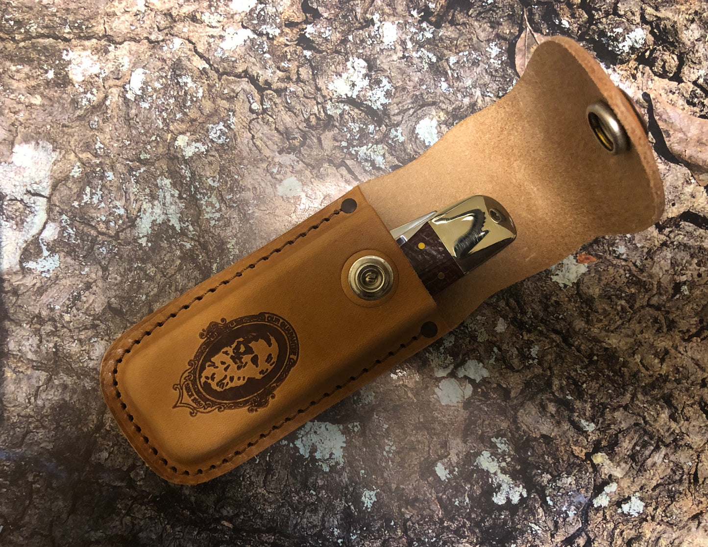 Folding Hunter Pocket Knife – Dark Red Burlap Micarta – Carbon Steel – Case XX CA12274