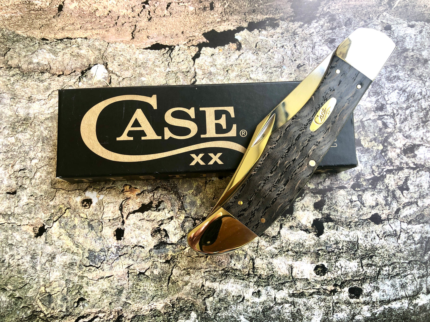 Folding Hunter Pocket Knife – Black Curly Oak – Tru-Sharp® Stainless – Case XX CA14008