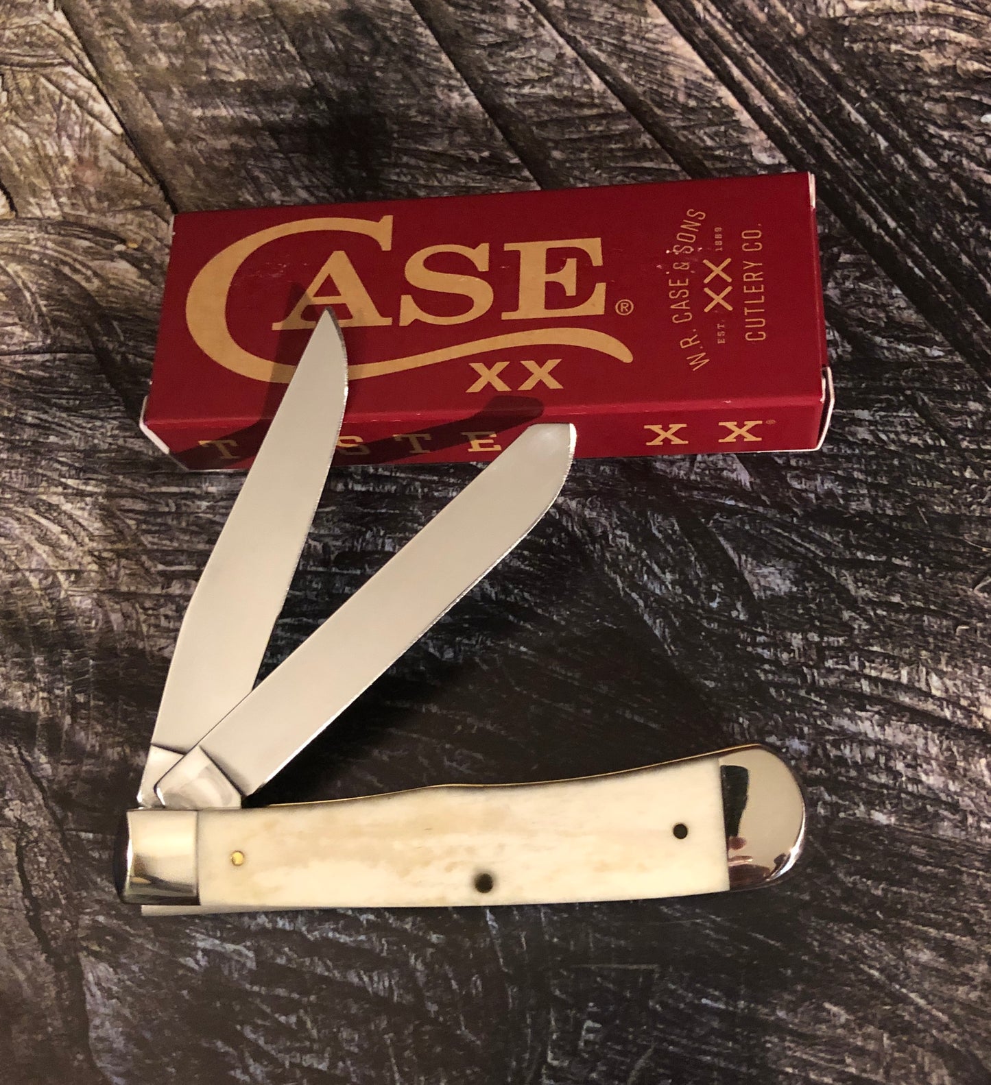 Case XX Korean War Trapper Natutal Bone CA50951