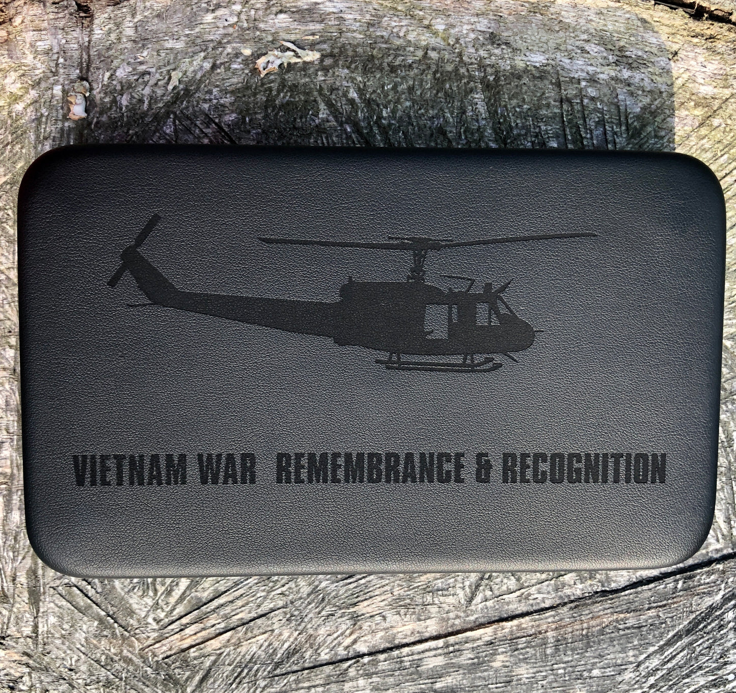 Case XX Vietnam War Trapper Gift Set – Natural Bone CA22040